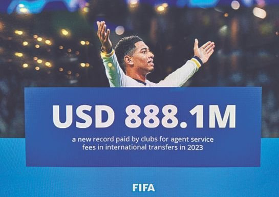 피파 홈페이지에 공개된 2023년 국제 이적에 대한 에이전트 수수료는 888.1 밀리언 달러다.