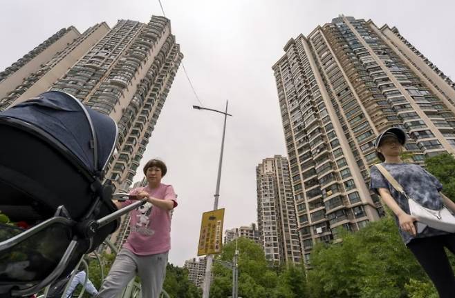 2021년 시작된 중국의 부동산 시장 거품 붕괴가 경기 침체, 소비 둔화 등으로 이어지면서 해외 브랜드 소비재 기업들이 특히 타격을 입었다. /사진=블룸버그