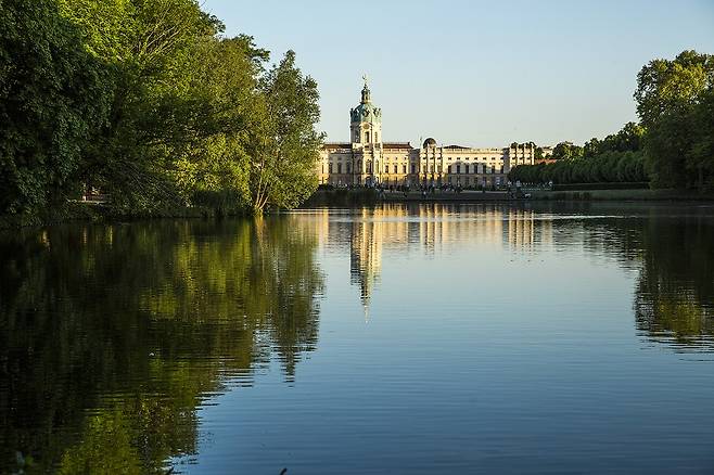 이 책은 현대 건축의 거장 르코르뷔지에 건축물에 나타나는 건축 의도와 친환경 건축의 의미를 살펴본다.[사진=게티이미지뱅크]