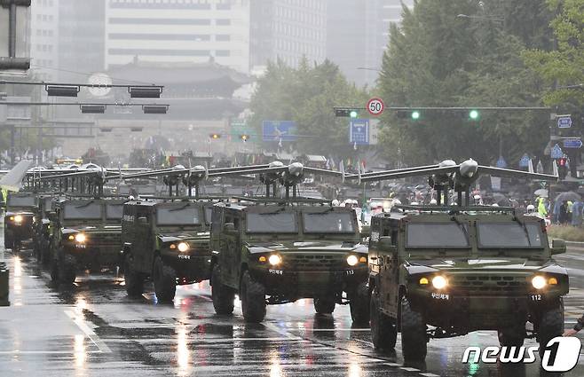 지난해 9월 26일 열린 건군 75주년 국군의 날 기념행사에서의 시가행진 모습. 2023.9.26/뉴스1 ⓒ News1 사진공동취재단