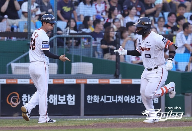 13일 대전 LG전에서 결승포를 쏘아올린 한화 페라자. 사진=한화 제공