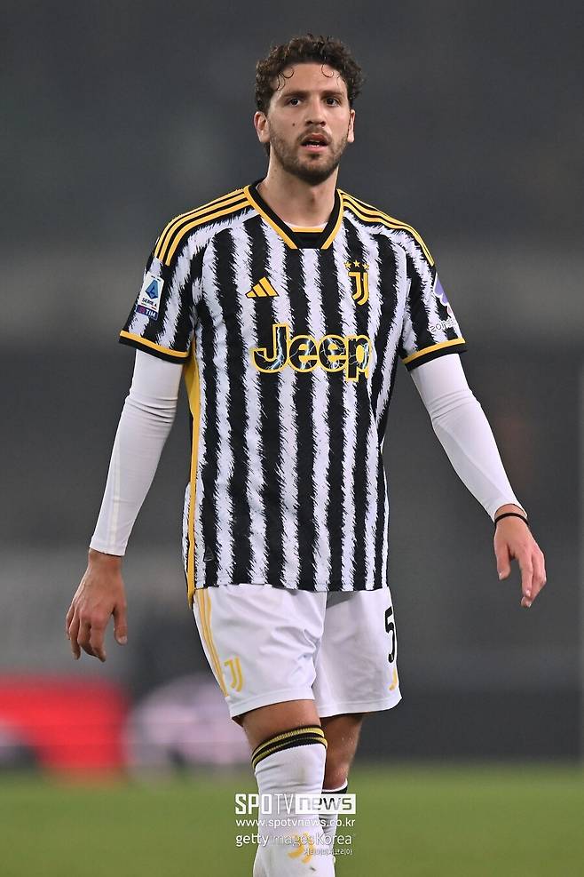 ▲ 토트넘 홋스퍼 영입 대상으로 떠오른 마누엘 로카텔리. 토트넘은 로카텔리 이적료로 2400만 유로에 부대 조항을 책정했다.