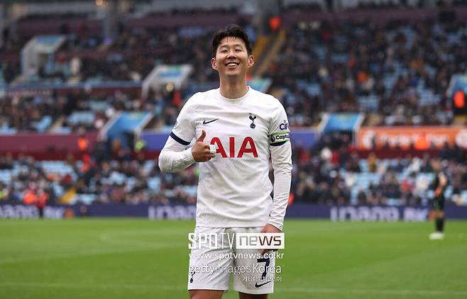 ▲ 축구통계매체 ‘스쿼카’는 13일(한국시간) 잉글랜드 프리미어리그에서 활약하는 30세 이상의 선수들을 대상으로 2023-24시즌 최고 속력을 기록한 10명의 순위를 공개했다. 해당 순위에서 1위를 당당히 차지한 선수는 손흥민이었다. 손흥민은 지난 시즌 무려 36.08km/h의 최고 속력을 달성했다.