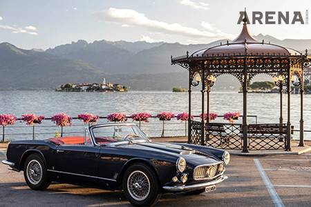 스트레사에서 만난 마세라티 3500GT 스파이더. 마세라티 최초의 로드카로, 기다란 보닛과 프런트 그릴에는 어김없이 트라이던트 엠블럼이 올라가 있었다.