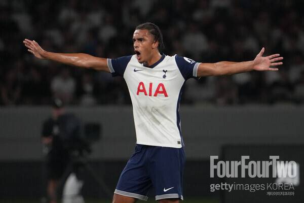 사진=게티이미지. '스카이 스포츠'의 리얄 토마스 기자는 "헤타페는 필립스 영입에 관심을 갖는 구단 중 하나다. 그는 이적시장 마감일이 끝나기 전 임대를 통해 토트넘을 떠날 가능성이 있다"라고 전했다.