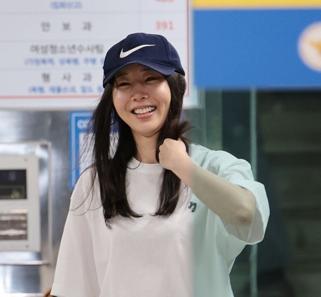 민희진 어도어 대표가 지난달 9일  ‘업무상 배임’ 혐의 관련 첫 소환 조사를 마친 뒤 서울 용산경찰서를 나서고 있다.[사진 제공=연합뉴스]