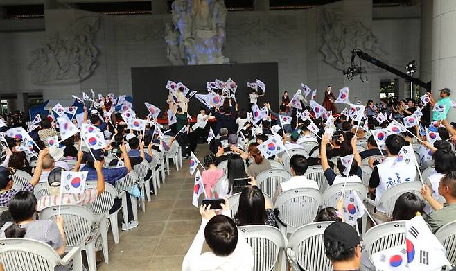 15일 천안시 주최 제79주년 독립기념관 광복절 기념식에서 천안시립무용단의 '기억 저편의 아리랑' 주제공연이 펼쳐졌다. 이 공연은 독립기념관이 올해 행사 공동 주최를 요청하면서 준비한 공연이다. 