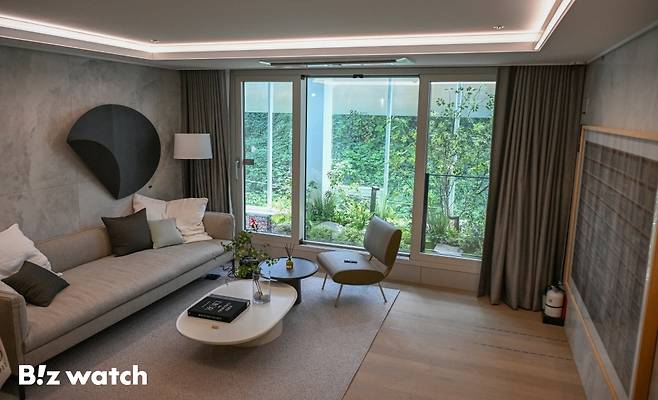 현대건설이 16일 서울 서초구 방배동에 3000여 세대 규모로 들어서는 '디에이치 방배'의 견본주택을 개관하고 있다./사진=이명근 기자 qwe123@