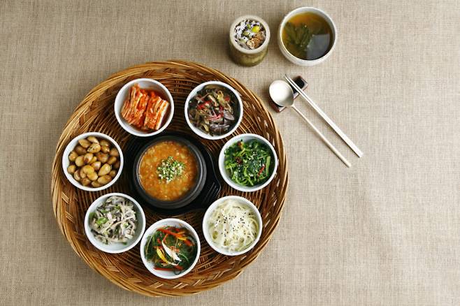 섬유질이 풍부한 채소 위주의 식단은 담낭을 건강하게 유지하는 데 도움이 된다. [사진=게티이미지뱅크]