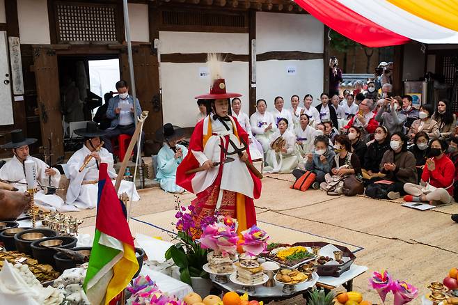 "The Seoul Cheonsin Gut" (Geumseong Shamanic Shrine Ritual Preservation Society)