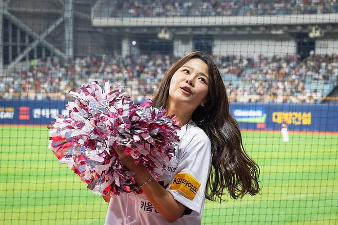 “이주형 안타! 짝짝~ 짝짝짝, 이주형 안타!” 신~난~다~. /이건송 영상미디어 기자