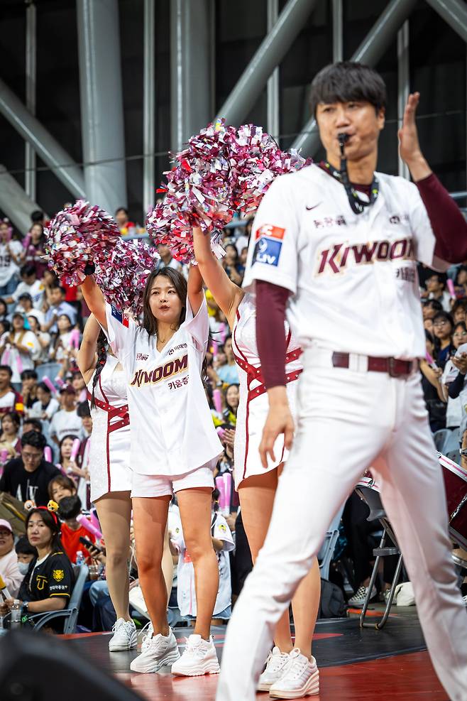 키움히어로즈 팬으로 거듭난 '야알못' 조유미 기자. /이건송 영상미디어 기자