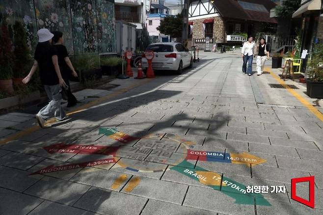 '동리단길'이라 불리는 광주시 동명동 카페 식당 거리. 사진=허영한 기자