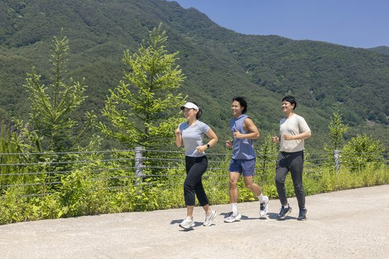 같은 러닝 프로그램이라도 속도나 거리보다는 자신의 몸을 온전히 느낄 수 있도록 완급조절을 하는 '바디풀 러닝' 등의 특화 프로그램이 진행된다. 사진 파크로쉬