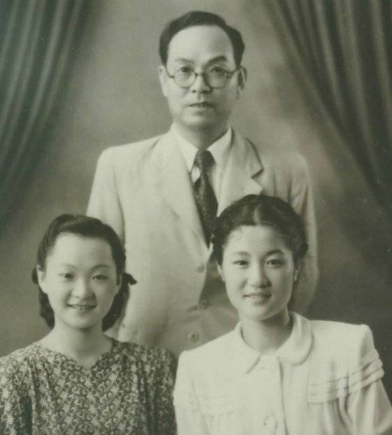 박헌영은 결혼 생활에서도 파란이 많았다. 그가 1949년 9월 평양에서 재혼한 윤레나(오른쪽). 윤레나는 박헌영의 비서 출신이다. 왼쪽은 첫 번째 부인 주세죽과의 사이에서 태어난 박비비안나. 박비비안나는 러시아에서 무용수로 활약했다. 중앙포토