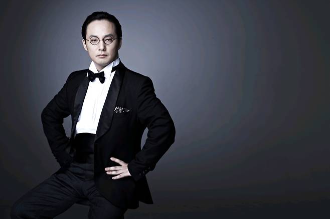 Shin Hae-chul (Acemaker Movie Works)