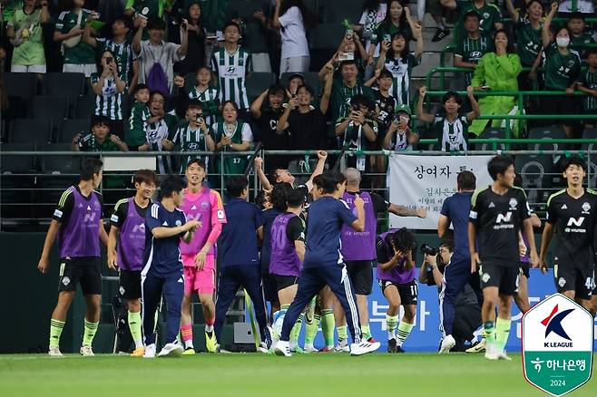 전북 현대가 막강한 2선 자원을 구축했다. 송민규와 문선민, 여기에 겨울에 입단해 재활을 이어가던 권창훈이 전북 데뷔전에 결승골을 터뜨렸다. 여름에 합류한 이승우, 안드리고까지 K리그 최강 2선이 구축됐다. 한국프로축구연맹