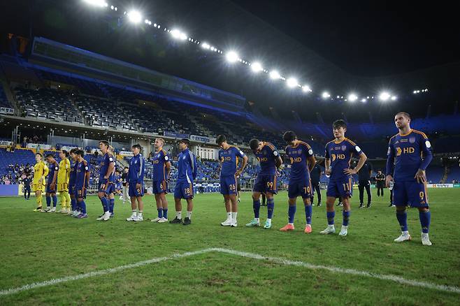 울산문수축구경기장/ K리그1/ 울산HDFC vs 수원FC/ 울산 단체/ 경기 종료/ 패배/ 아쉬움/ 사진 김정수