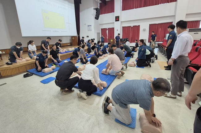 심폐소생술 교육 현장 ⓒ오산시 보건소 제공