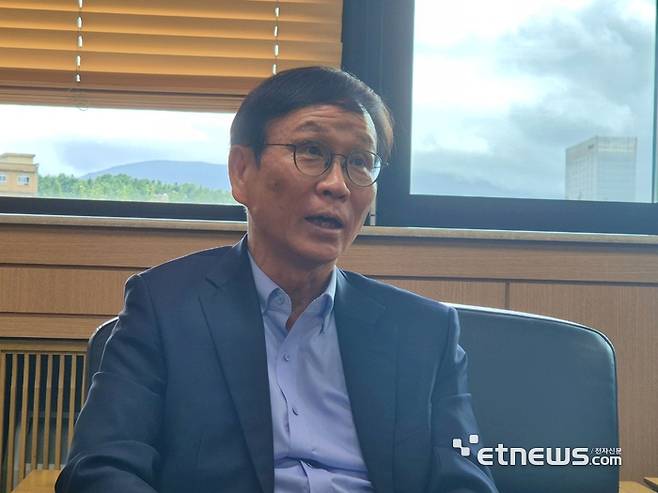 최 원장은 국내 재료연구 개발 허브기관인 'MOP'로서 KIMS의 역할과 소임을 강조했다.