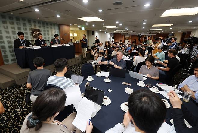 김영호 통일부 장관이 22일 서울 중구 프레스센터에서 외신기자 초청 간담회를 열고 발언하고 있다. 뉴시스