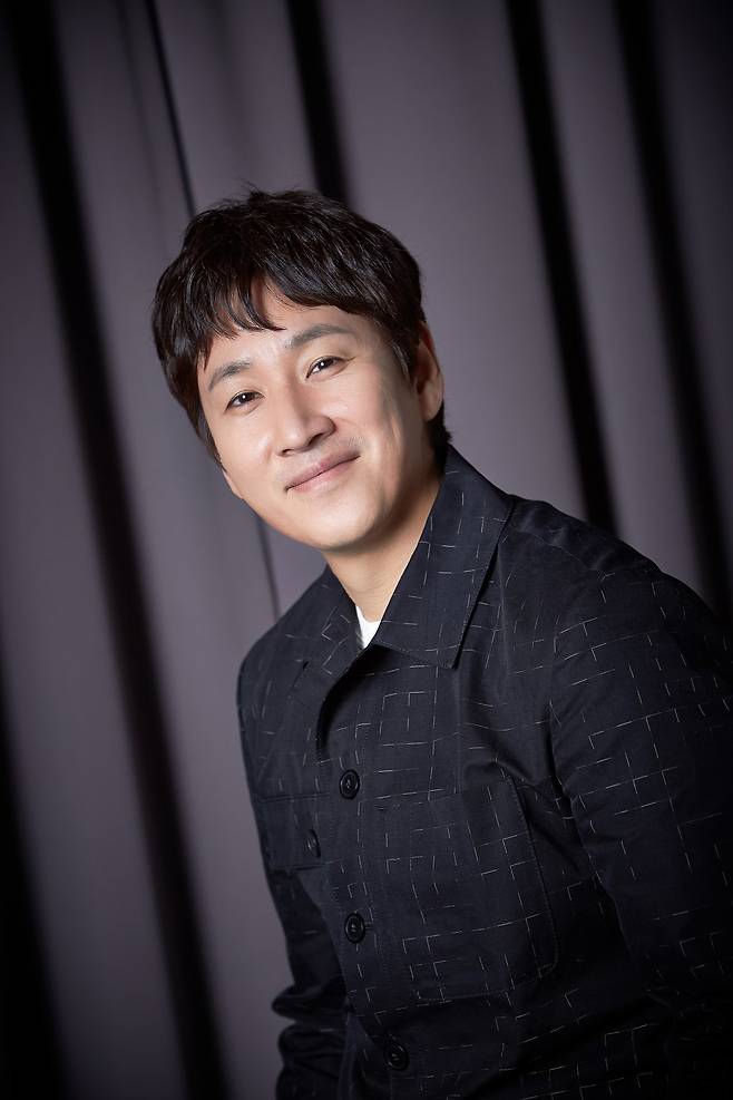 이선균.