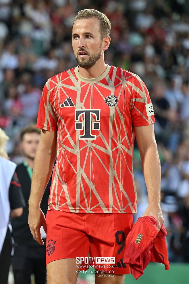 ▲ 지난 시즌 우승에 대한 열망을 내비치며 토트넘 홋스퍼 유니폼을 벗은 해리 케인은 분데스리가 우승 실패로 체면을 구겼다. 이번 시즌 팀에 우승 트로피를 안기겠다고 각오를 다졌다.