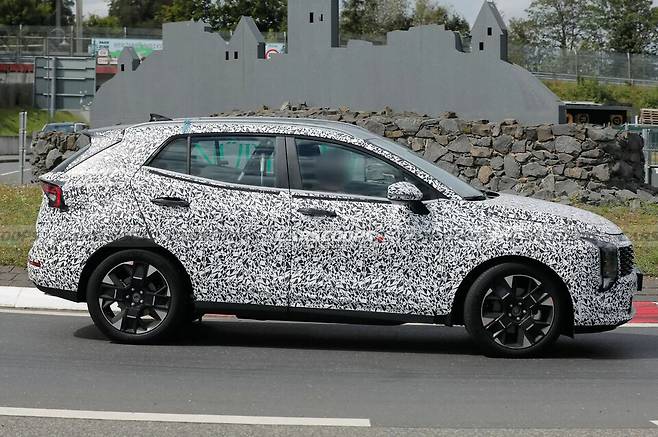 기아 '스포티지 페이스리프트' 테스트카 (출처 : Carscoops)