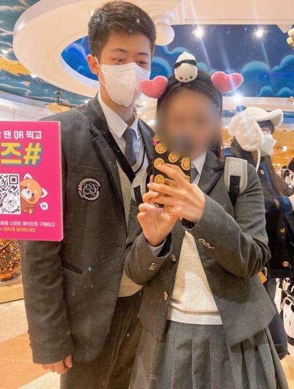 사진=왼쪽부터 17기 출연자 영호, 여자친구/17기 영호 소셜미디어 캡처