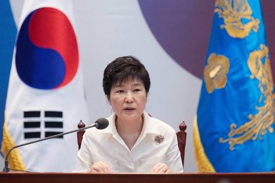 라오스 순방에서 조기 귀국한 박근혜 대통령은 2016년 9월 9일 청와대에서 안보상황 점검회의를 소집해 북한의 5차 핵실험 대책을 논의했다. 중앙포토