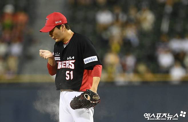 KIA 투수 전상현은 24일 창원 NC파크에서 열린 '2024 신한 SOL Bank KBO 리그' NC와 주말 3연전 두 번째 경기에서 구원 등판했다. 1⅔이닝 무실점으로 팀 승리에 힘을 보탰다. 엑스포츠뉴스 DB