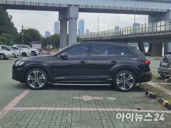 아우디 Q7 50 TDI 콰트로 측면. [사진=홍성효 기자]