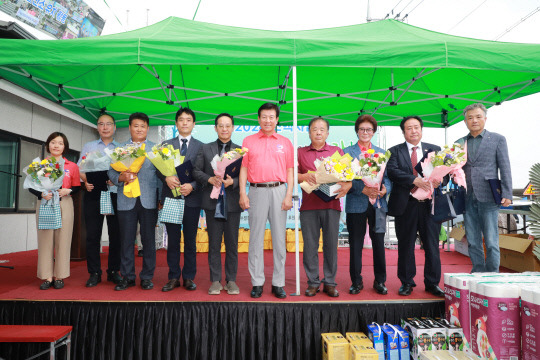 금산군은 지난 24일 부리면 현내리마을회관에서 박범인 금산군수, 임종석 공동추진위원장, 한국남동발전(주) 등 관계자 200여 명이 참석한 가운데 금산양수발전소 유치 해단식을 끝으로 활동을 마무리했다. 금산군 제공