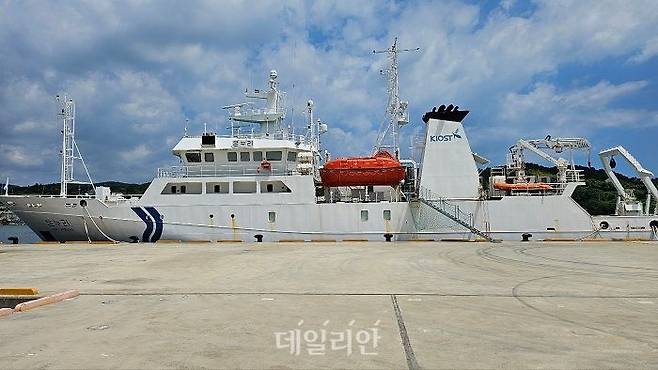 1992년 취항해 올해로 32년째 운항 중인 온누리호 모습. ⓒ데일리안 장정욱 기자