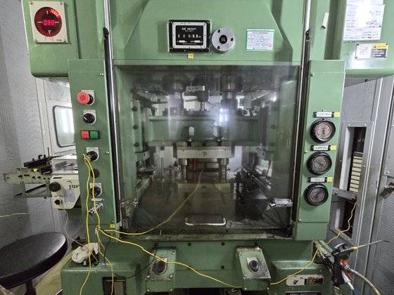 과밀억제권역 내 수원델타플렉스(수원산업단지)에서 스마트폰 PCB 기판 연결 회로, 자동차 전장 부품 등을 개발·생산하는 수원 미경테크 기계 설비. 손성배 기자
