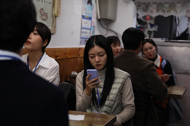 <한국이 싫어서> 스틸컷. 엔케이컨텐츠 제공