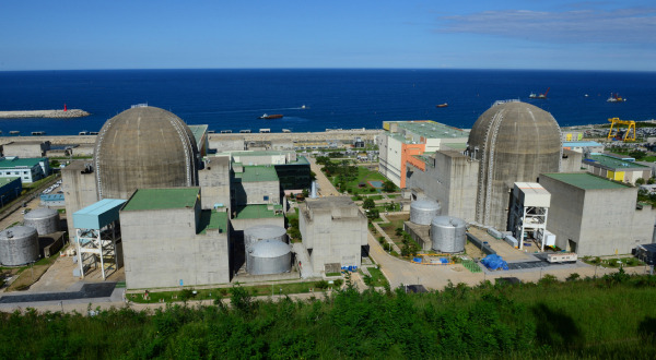 Panoramic view of Hanul Nuclear Power Plant Units 3(left) and 4. [Courtesy of Korea Hydro & Nuclear Power Co.]