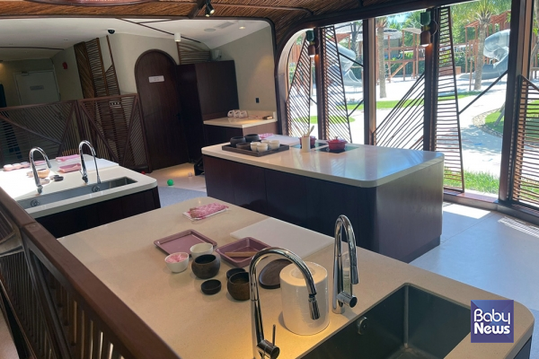 키즈클럽에서는 쿠킹클래스를 비롯해 교육적인 액티비티가 진행된다. 소장섭 기자 ⓒ베이비뉴스