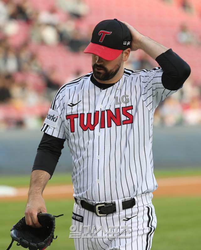 지난해 8월 부상 문제로 전열에서 이탈한 플럿코. 플럿코는 이후 복귀 없이 팀을 떠났다. 몸 상태에 대한 이견이 작지 않은 요인으로 작용했다. IS 포토