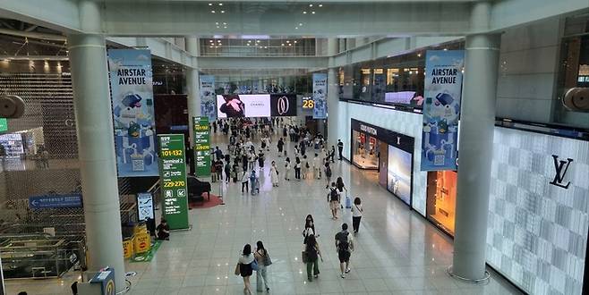 인천공항 제1여객터미널 면세점 전경. 박준철기자