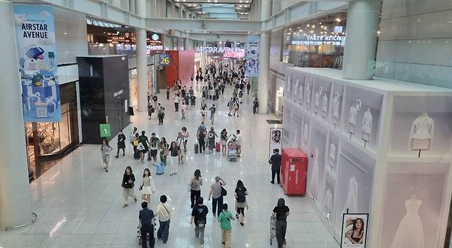 인천공항 제1여객터미널 면세점 전경. 박준철기자