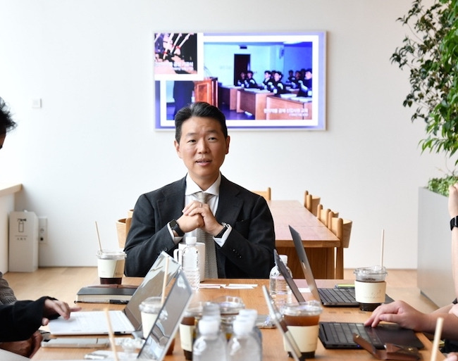 임종훈 한미사이언스 대표가 지난달 30일 서울 송파구 한미약품 본사에서 간담회를 열고 기자들의 질의에 답하고 있다. /사진=한미사이언스