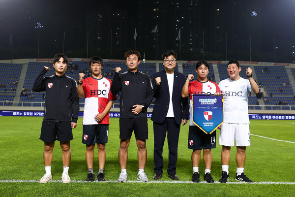 부산아이파크, 발달장애인 축구팀 다이나믹FC와 4번째 동행. 사진┃부산아이파크