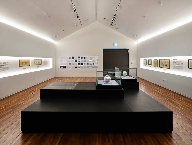 An installation view of “Treasures of the Kansong Art Museum Daegu" at Kansong Art Museum Daegu (Courtesy of the museum)