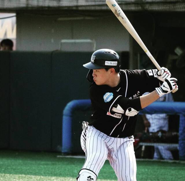 독립야구 경기도리그 연천 미라클의 3연패를 견인하며 MVP에 선정된 내야수 박찬형. 본인 제공