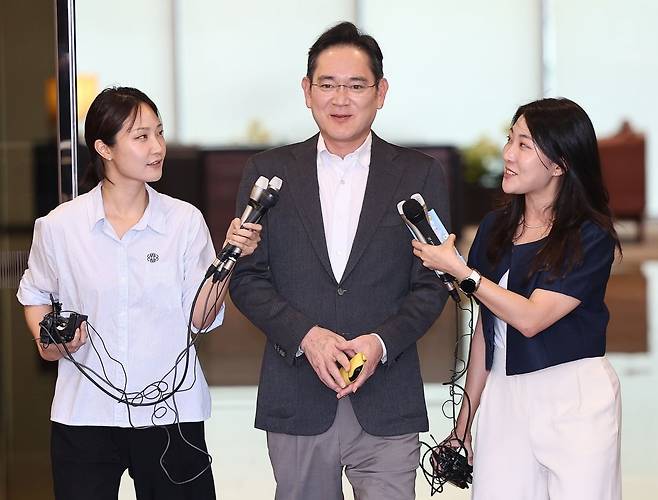 이재용 삼성전자 회장이 7년 만에 빅딜을 성사할지 관심이 쏠리고 있다. 사진=연합뉴스