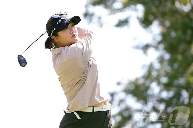 유해란이 31일(한국시간) 열린 LPGA투어 FM 챔피언십 2라운드에서 샷을 하고 있다. ⓒ AFP=뉴스1