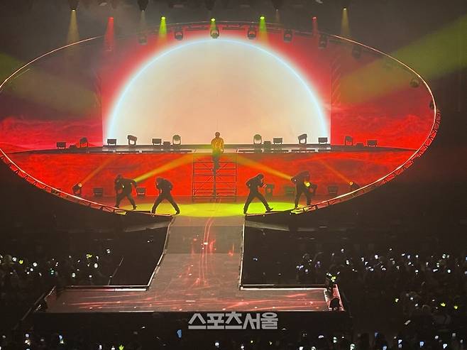 태양은 31일 오후 6시 서울 송파구 올림픽홀에서 열린 단독콘서트 ‘태양 2024 투어 더 라이트 이어(TAEYANG 2024 TOUR [THE LIGHT YEAR])’에서 “너무 보고 싶었다”고 소감을 밝혔다. 사진 | 원성윤 기자 socool@sportsseoul.com