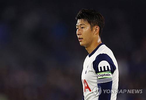 토트넘 홋스퍼가 유럽축구연맹(UEFA) 유로파리그에서 마침내 무관의 한을 풀 수 있을까. 최근 유로파리그 일정이 나온 이후 공개된 우승 배당에서 토트넘이 가장 높은 배당을 받은 것으로 확인됐다. 토트넘은 맨체스터 유나이티드와 함께 이번 시즌 유로파리그 강력한 우승 후보로 평가되고 있다. 우승을 위해 선택과 집중을 해야 하는 토트넘에 유로파리그는 매력적인 선택지다. 사진 연합뉴스