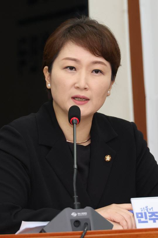 이언주 더불어민주당 최고위원. 연합뉴스